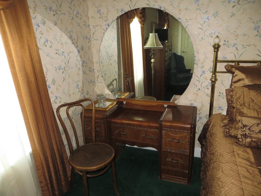 Edith Palmer'S Country Inn, Historical Bed & Breakfast Virginia City Exterior foto